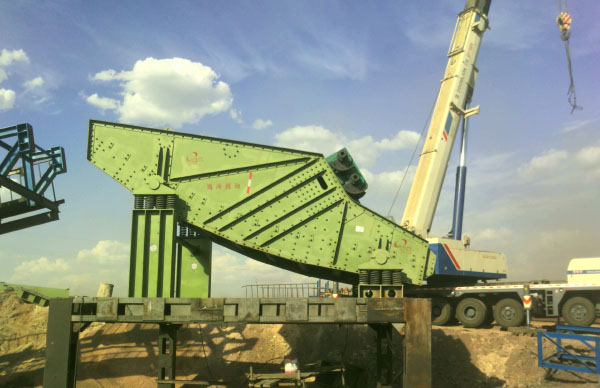 Large banana sieve used in Shenhua Zhundong open-pit coal mine
